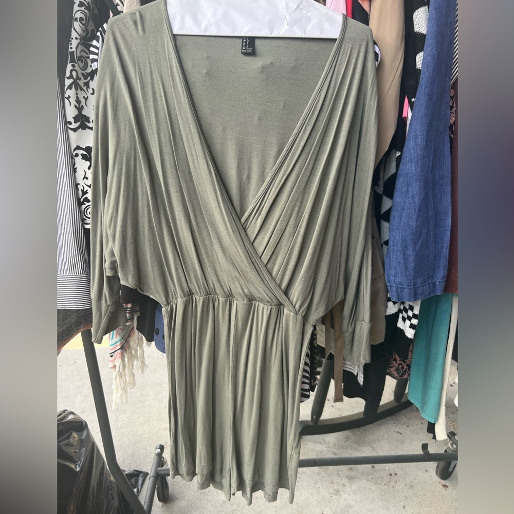 Forever 21 blouse worn once had dry cleaned size M